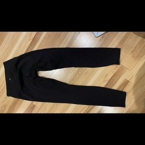 Black 25” inseam Lululemon wunderunder leggings FREE SHIPPING